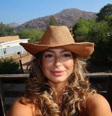 B E L L A R U S H 🤍(@bella.rush) • Instagram 사진 및 동영상