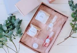 100% natürliche gewürze, kräuter ,blumen machen ihren cocktail. Diy Gift Natural Beauty Kit With Printable Labels Collective Gen Beauty Kit Gift Beauty Box Diy Diy Beauty Kit