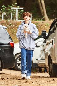 Idols And Their Dogs Team Up In Photos From Mbc S Idol Star Athletics Championship Spin Off Dog Competition Soompi In 2020 Got7 Youngjae Youngjae Got7