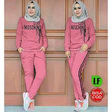 Harga baju olahraga wanita / baju olahraga muslimah branded ladies jogger pants untuk woman sportwear dibanderol dengan harga mencapai rp 199.000. Setelan Olahraga Panjang Wanita Baju Senam Muslimah Set Training Love Moscino Jumbo 4xl Xxxxl Ada Ld 130cm Lazada Indonesia