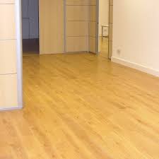 Ce parquet en chêne massif donne un aspect naturel et chaleureux à votre intérieur. Parquet Brut Chene Massif Rustique Bertranges Evolution Bois