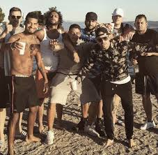 Vincent chase i jego ekipa z serialu ponownie nawiązują współpracę z szefem wytwórni arim goldem. Ekipa 187 Strassenbande Strassenbande Deutsch Rap