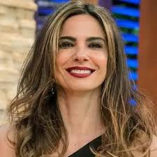 Gimenez werd geboren in são paulo , dochter van zakenman joão alberto morad en actrice vera gimenez. Luciana Gimenez No Natelinha Ultimas Noticias Biografia Polemicas E Mais