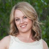 Holly Sturgill's Instagram, Twitter & Facebook