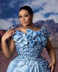 The ever creative adunni ade adds to her already amazing collection of skits with another hilarious one. El5hwnzcnimcjm