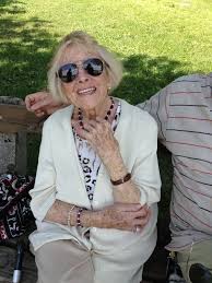 (among people of german ancestry) grandmother, grandma. Meine Oma Ist Schneller Als Der Tod Resonanzboden