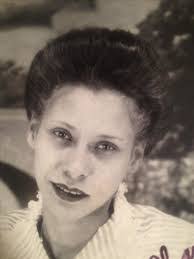 Olive Miles's Instagram, Twitter & Facebook