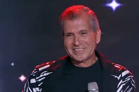 La Voz Senior': Willy, el 'viejito reguetonero' que deslumbró a los  entrenadores