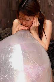 コンドームを膨らませるゴム風船のエロ画像 - 性癖エロ画像 センギリ