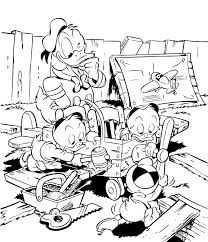 Kleurplaten van donald en katrien duck dagobert en natuurlijk kwik kwak en kwek altijd lachen. Kleurplaat Donald Duck Disney 424