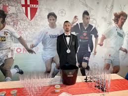 The team's official colours are white and red. Fisar Padova Presente Al Calcio Padova Fisar Padova Corsi Sommelier