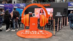 Xxx natalia gallas molly receives my arrival at the door