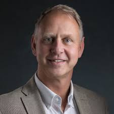 Eric Bos's Instagram, Twitter & Facebook