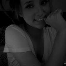 Allie Thayer's Instagram, Twitter & Facebook