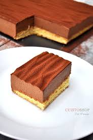 Pour La Mousse 12cl De Creme Liquide Entiere 25cl De Creme Liquide 200g De Chocolat Noir 3 Feuilles De Gelatin Bavarois Chocolat Dessert Gateaux Et Desserts