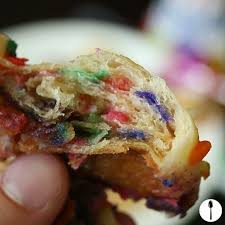 The website i found this recipe on, said they are comparable to pillsbury crescent rolls; 15 Crescent Roll Breakfast Recipes That Feed A Crowd