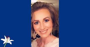 Lindsey Downing's Instagram, Twitter & Facebook