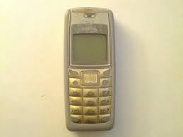 Disassembling Nokia 1110i (RH-93) made ...