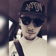 Dennis Mester's Instagram, Twitter & Facebook