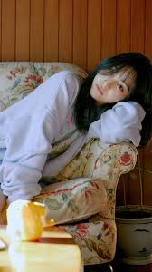 As soon as the date of the official end of gfriend came, umji deleted two photos of herself from a clip from hybe museum, making many of her . 323267 Gfriend Umji Labyrinth 4k Phone Hd Wallpapers Images Backgrounds Photos And Pictures Mocah Hd Wallpapers