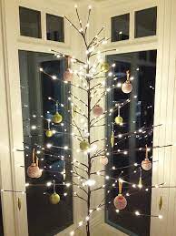 Top Minimalist And Modern Christmas Tree Decor Ideas Christmas Celebration All About Christmas Minimalist Christmas Decor Modern Christmas Tree Minimalist Christmas