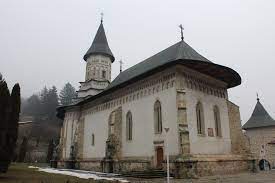 Numita adesea ierusalimul romanesc, manastirea neamt este un loc de poveste, legenda si mare incarcatura spirituala ce atrage anual turisti de toate religiile si din toate. MÄƒnÄƒstirea BistriÅ£a