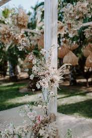 These Photos Are Proof That Dried Florals Are The Next Big Wedding Trend Big Wedding Wedding Trends Floral