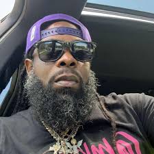 Levon Everett updated his profile picture.