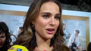 Opening this weekend is director ivan reitman's no strings attached. Natalie Portman At The No Strings Attached Premiere Youtube