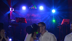 Suchen sie hochzeitsbands / live bands aus oberösterreich für alle genauso sind wir zu 100% die richtige band für ihre hochzeit. Hochzeit Musikband Fur Partys Musikband Feuerwerk