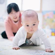 When Do Babies Crawl? - What Age Do Babies Start Crawling