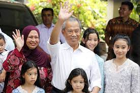 Kuala lumpur, june 1 — tan sri muhyiddin yassin has expressed condolences to the family of the founder and president of limkokwing university of creative technology, tan sri lim kok wing, who died today. Muhyiddin Yassin Replaces Mahathir As Malaysian Pm Arab News