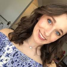 Lynn Kiesling's Instagram, Twitter & Facebook