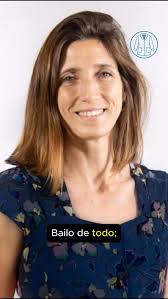 “Hago surf. Bailo de todo; danza clásica, contemporánea, tango. Y hace poco  me casé y con mi compañero construimos una casa de barro y madera. ,  Anécdotas? No bueno mi primer final en la facultad lo ...