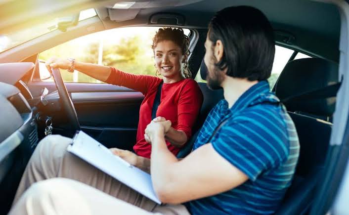Why Taking Beginner Driving Lessons is Important