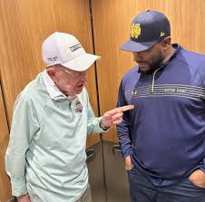 The Ultimate Elevator Pitch National Championship Coach Lou Holtz, NFL Hall  of Famer "The Bus" Jerome Bettis, and Holtz's Heroes President Emeritus and  ND Football walk-on Tom Galloway walk into an elevator...