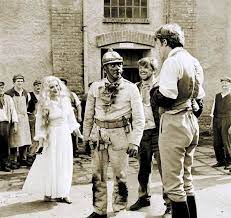 Postřižiny je devátý celovečerní film režiséra jiřího menzela z roku 1980 podle knihy bohumila hrabala. Postriziny 1980 Csfd Cz