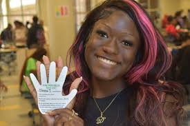 Today we highlight Dr. Chrishuna Harris-Griffin, teacher at Eastwood Middle  School who is making an impact not only