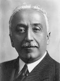 Quadre 1er Esquerra, Fila 7, Sepultura 19