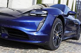 Learn the ins and outs about the 2020 porsche taycan turbo sedan. 2020 Porsche Taycan Turbo Hq Pictures Specs Information Videos Dailyrevs Porsche Taycan Porsche Electric Sports Car