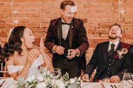 Magician Hertfordshire | Close up / Wedding Magician | Magic Circle Hertfordshire Magician for Hire, one of the Premier Close up Magicians in Hertfordshire | Hertfordshire Magician - Roger Lapin