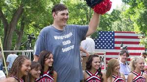 Igor vovkovinskiy, the guinness world record holder as the tallest man in the united states, died at the age of 38, his mother said. Qumg9pc9mekl6m