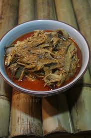 Jantung pisang kerap kali dimanfaatkan ibu rumah tangga untuk dijadikan makanan sehat. Kari Jantung Pisang Kasih Ilmar