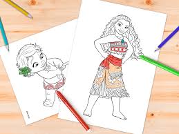 Sem medo do desconhecido, a jovem moana vive no hawaii com seus amigos humanos maui, tui, sina e sua vovó assim como a personagem do filme está sempre feliz e em busca da felicidade, venha se divertir com vários desenhos para colorir da moana para. Desenhos Da Moana Para Colorir Originais Da Disney