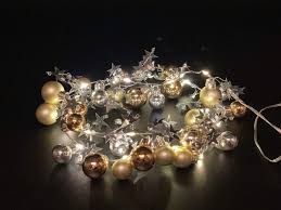 9,99 € 9,99 € 1,99 € versand. Style Home Lichterkette 1m 20er Led Lichterketten Mit Timer Innen Batteriebetriebene Lichter Mit Kugel Und Stern Ideal Fur Zimmer Party Weihnachten Hochzeit Deko Warmweiss Style Home De