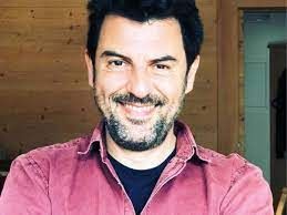 How can i contact enrico ianniello's management team or agent details, and how do i get in touch directly? Chi E Enrico Ianniello Tutto Sull Attore Italiano Donne Magazine