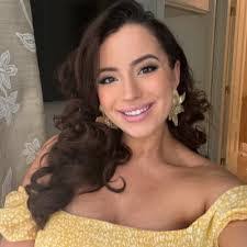 Tara Keyes's Instagram, Twitter & Facebook