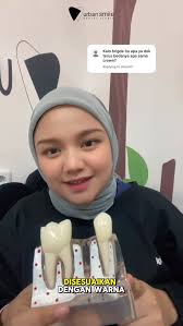 Nah sekarang udah paham kan perbedaan bridge dan crown😆 ternyata kedua ini  memiliki jenis yang berbeda yaaa. , Crown digunakan untuk menutupi dan  melindungi gigi yang rusak atau lemah, sementara ...