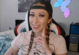 APEX LEGENDS WHO IS ONLINE IM PLAYING WITH VIEWERS AND TRYING TO COLLAB  WITH OTHER APEX CONTENT CREATORS RIGHT NOW !! #f4f #supporteachother  #dropthelink COMMENT WITH YOUR CHANNEL LINK !!