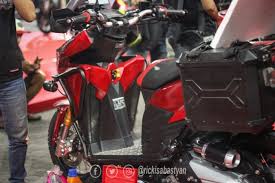 Jika pandangan anda masih seperti itu, kami anggap salah. Gak Kalah Keren Honda Vario Dirombak Jadi Motor Matic Adventure Mirip Adv 150 Motorplus